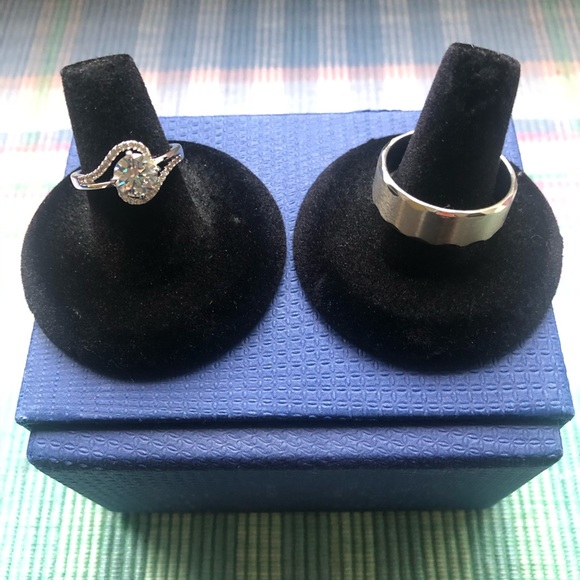 CZ NWOT Engagement Ring & Mans Wedding Band. Beautiful - Picture 10 of 10